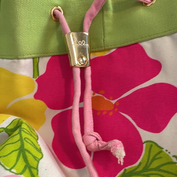 Lilly Pulitzer bucket bag with gorgeous flowers - Picture 3 of 7